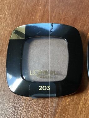 Loreal Paris Colour Riche EyeShadow Bundle 203 & 205 3.5 g/0.12 oz each NEW